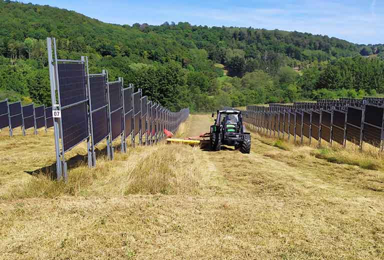 MKGJ Energi AB - Vertikala solpaneler - solbruk