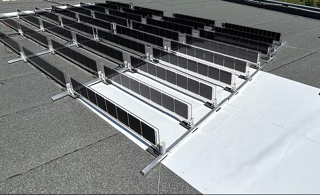 MKGJ ENERGI-Ballastfri solenergi för platta tak